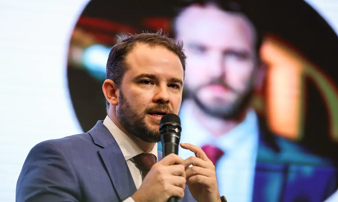 Estados decidem se aceitam proposta de redução do ICMS na importação do diesel