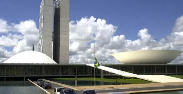 Empresas enfrentam insegurança com alíquotas da reforma tributária indefinidas